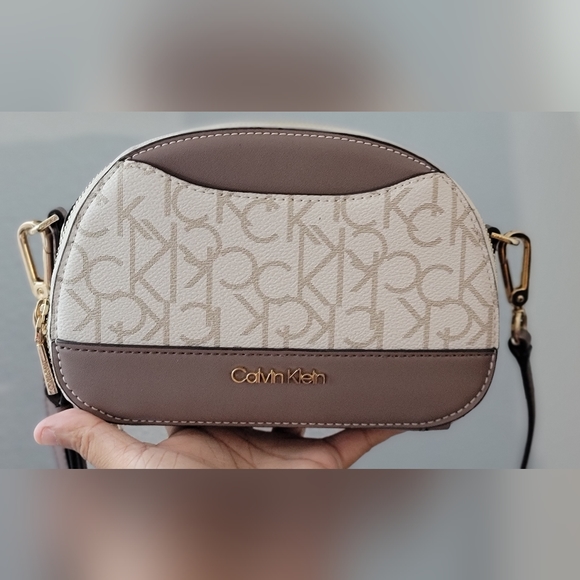 Calvin Klein Handbags - Calvin klein Ashley Round crossbag